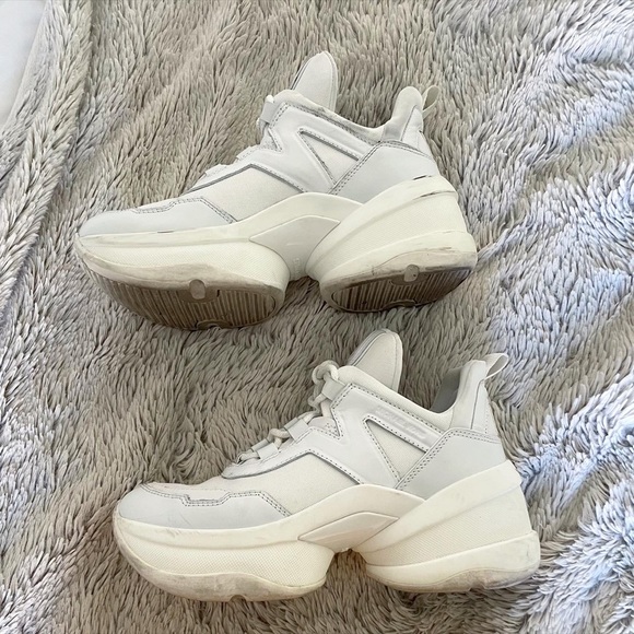 ⚡️ SOLD ⚡️ Michael Kors Olympia Trainers - Picture 4 of 8